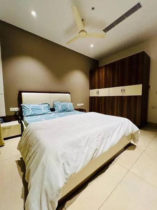 גורגאון Luxury Studios Key8 דירה